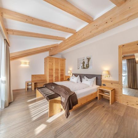 Hotel Chalet Dlaces Selva di Val Gardena Exterior photo